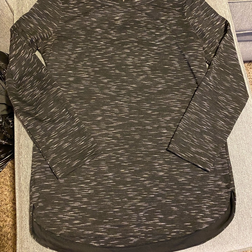 Merona Long Sleeve Black Patterned Shirt size M